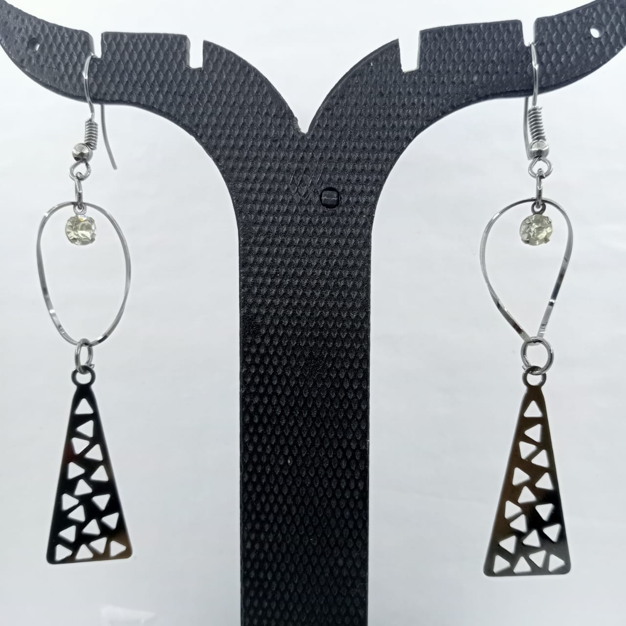 Women's Triangle Shapped Earrings (Black)